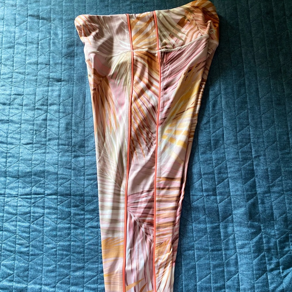 Gap Fit Eclipse Design Legging Size M - Picture 12 of 14